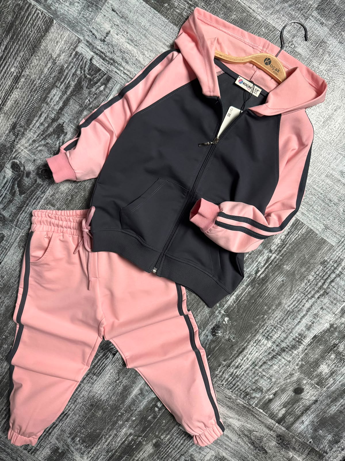 2-teiliges Mädchen-Trainingsset mit Kapuzenjacke in Pink- Grau
