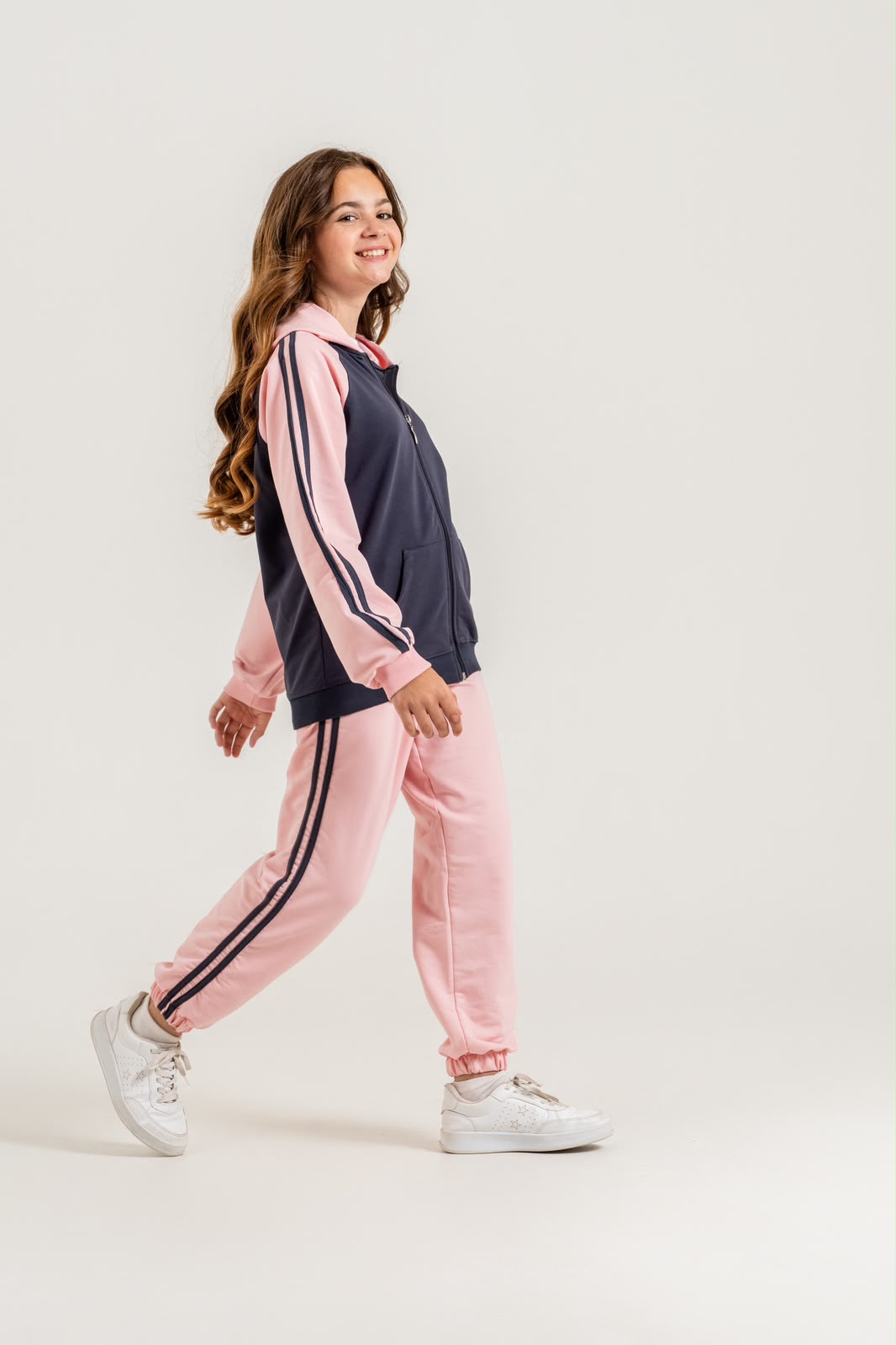 2-teiliges Mädchen-Trainingsset mit Kapuzenjacke & Jogginghose
