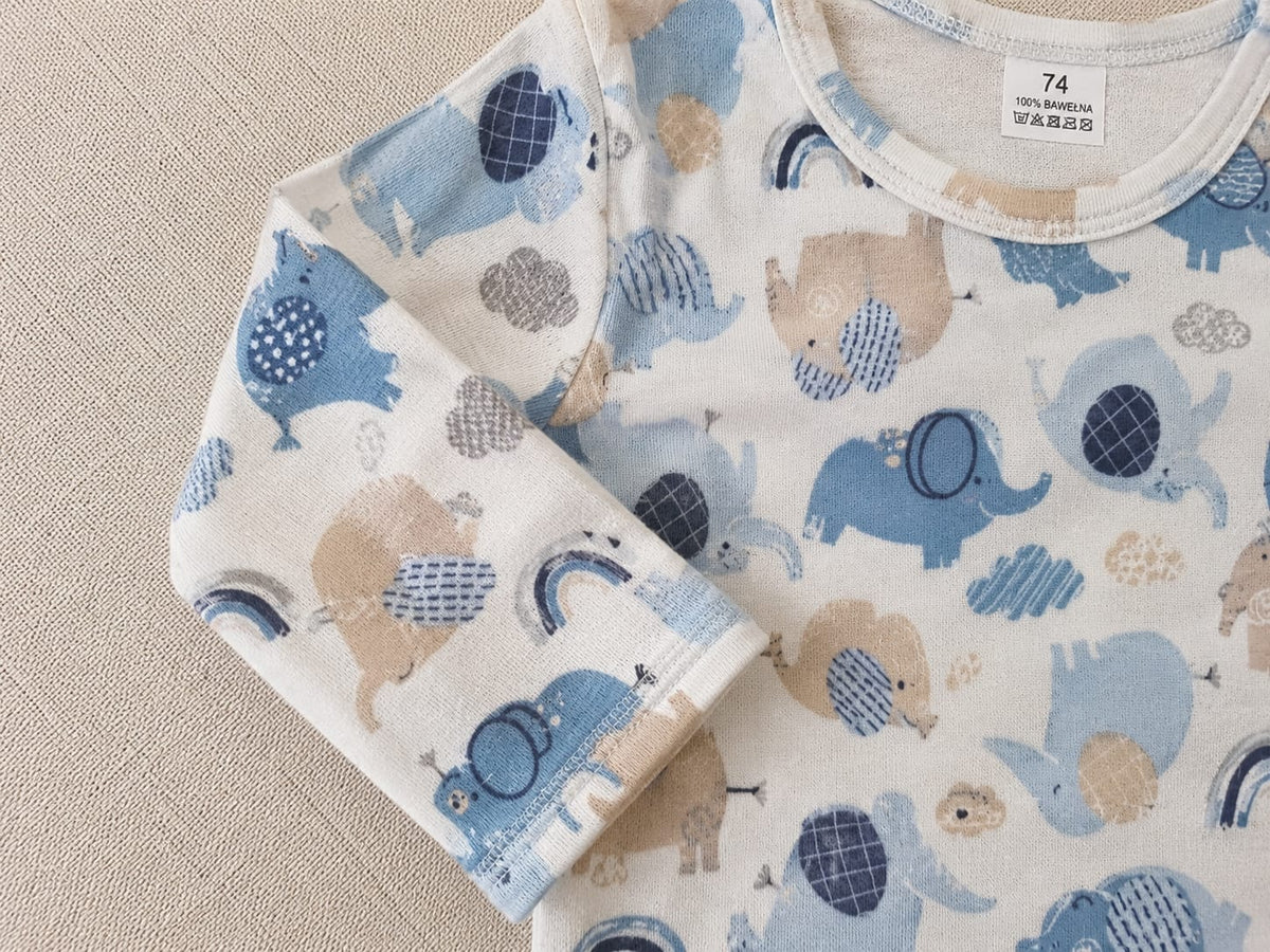 Baby Body Detailansicht – Igel & Blätter-Print auf weißem Langarmshirt | Kleiderli