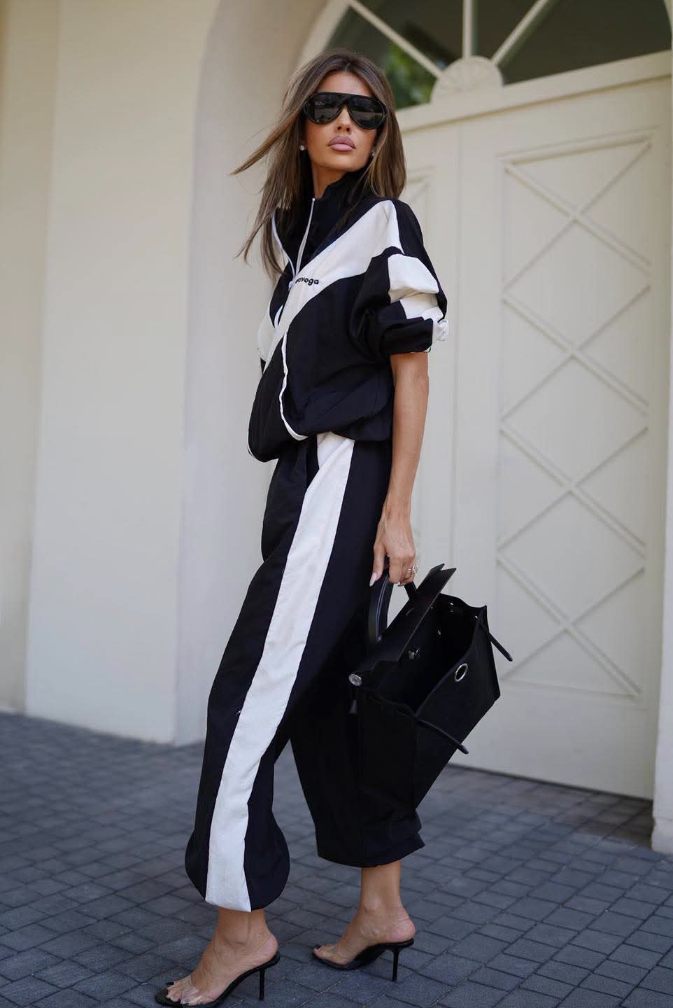 OLAVOGA Damen Zweiteiler Jacke und Hose in Schwarz
