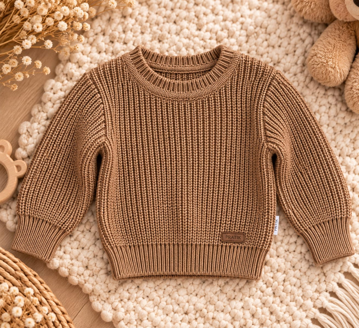 Baby-Strickpullover mit Rundhalsausschnitt und grober Strickstruktur in Braun