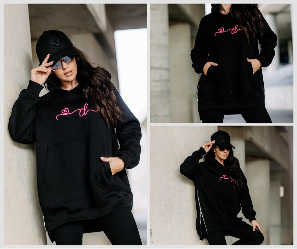 Schwarzer COTTONLAND Oversize-Hoodie mit pinker Brustverzierung, Kängurutasche und seitlichen Zips in drei Ansichten