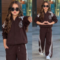  Zweiteiliger Kinder-Trainingsanzug in Braun mit Kapuzenjacke und Wide-Leg-Hose