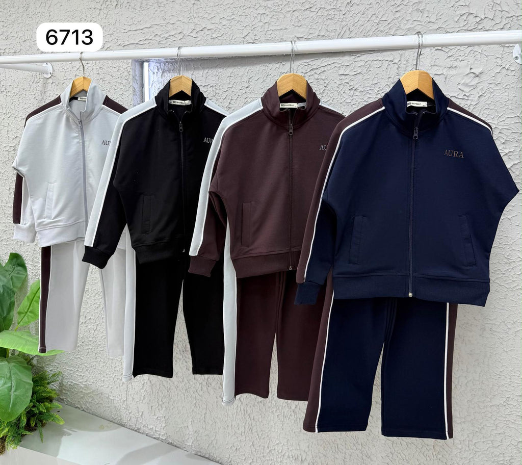 AURA Kids Trainingsanzüge mit Jacke und Hose in Grau, Schwarz, Dunkelbraun und Nachtblau, mit kontrastierenden Seitenstreifen