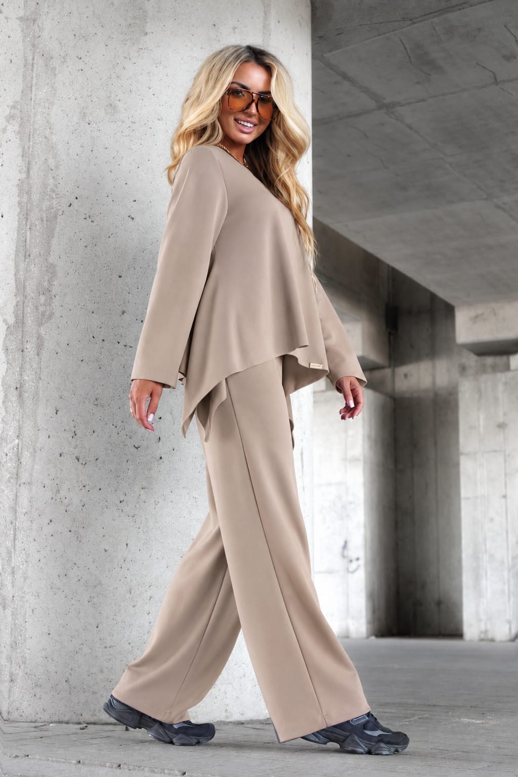 Damen Zweiteiler – Oversize Elegance in modernen Beige