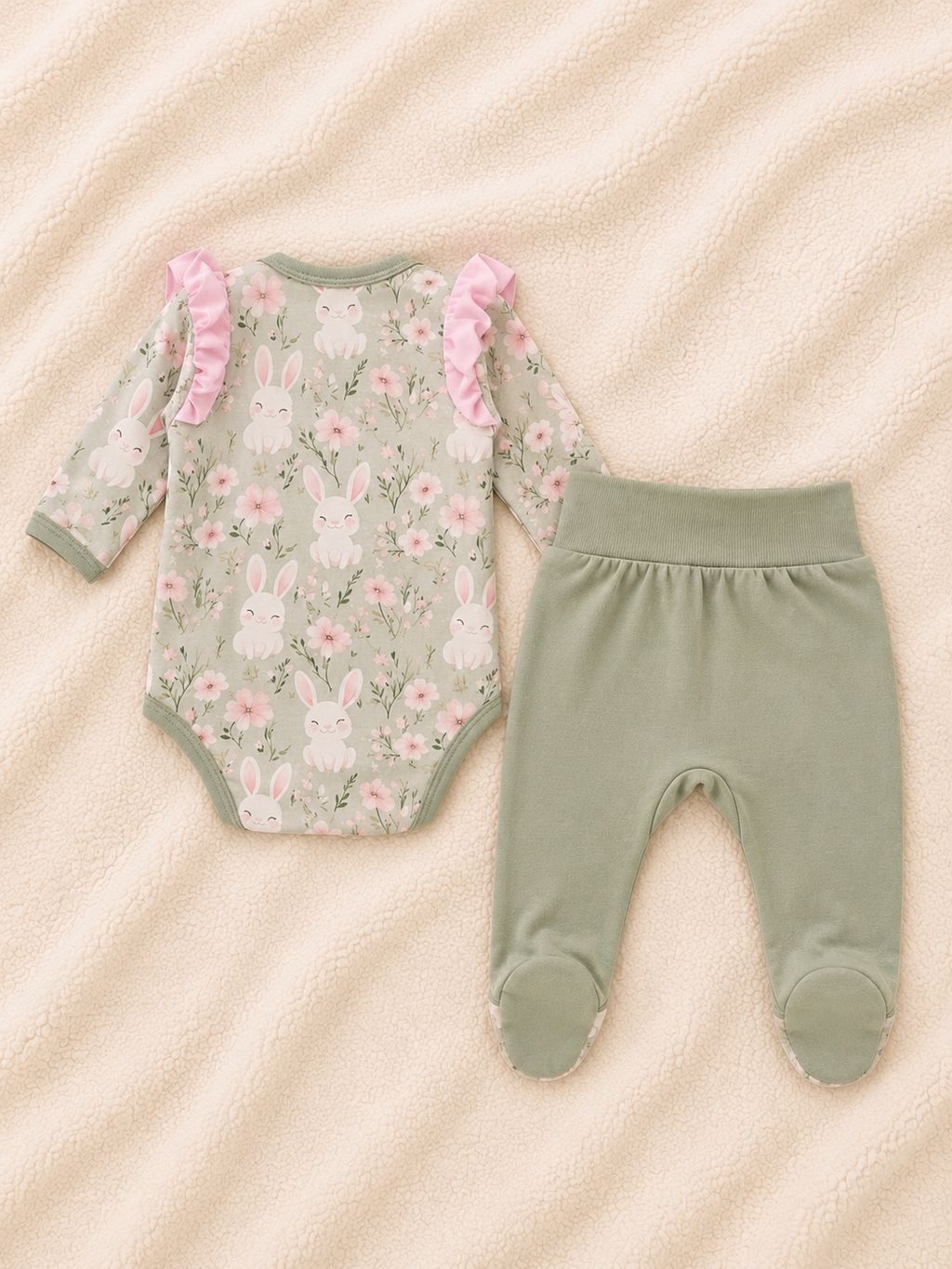 Baby-Set Häschenliebe Rückansicht – Wickelbody und Hose mit Fuß in Salbeigrün